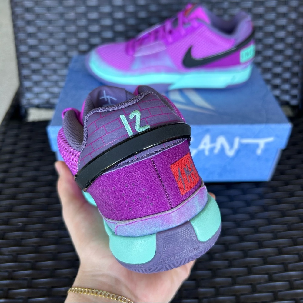 NIKE JA 1 CHRISTMAS Size 7 - Picture 3 of 5